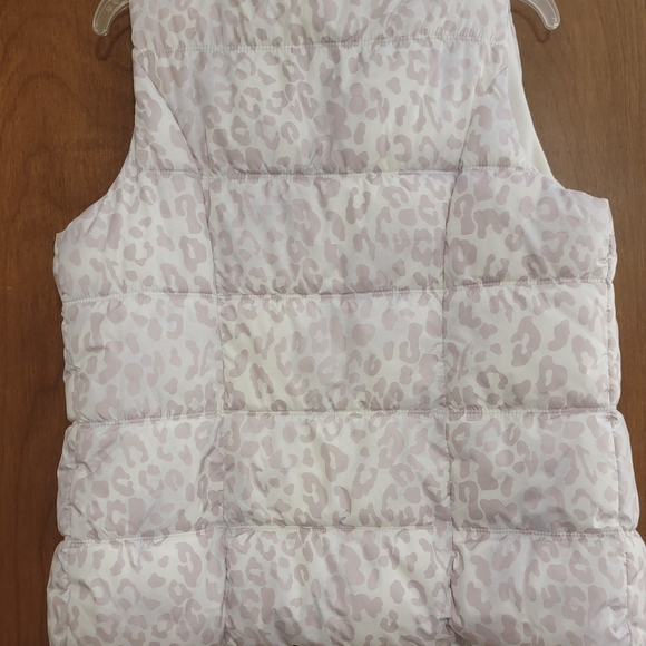 Old Navy Light Pink Leopard Kids Vest - Picture 3 of 3